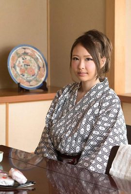 Nanako Asahina: سکس مقعدی با یک زن زیبا که در یوکاتای هیجان انگیز و خاطرات سفر خوب به نظر می رسد (10P)