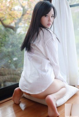 دختر ناز بی تنه Xu Weiwei هیکلی برجسته و چشمان فریبنده دارد (39P)