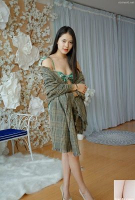 یک مدل آمریکایی خالص و نرم با جسارت برهنه می شود تا بدن متناسب خود را در یک عکس خصوصی نشان دهد – Zhao Weiyi (38P)