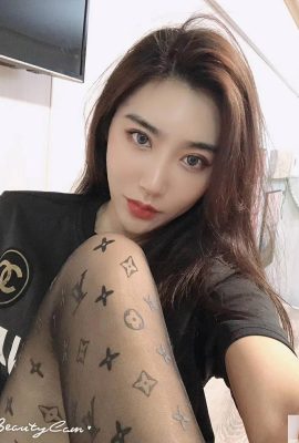مجموعه پاهای زیبای دختر بهزیستی Lin Zilinmiao WeMe 1[71P]