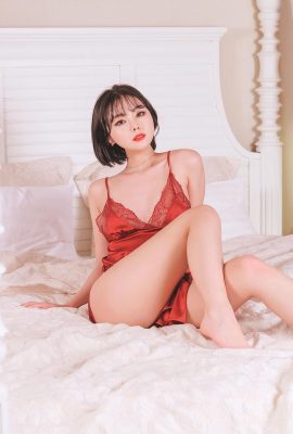 [Yuna] دختر کره ای سینه های فریبنده و باسن گرم خود را با هیکلی خوب بدون پنهان کردن چیزی نشان می دهد (37P)