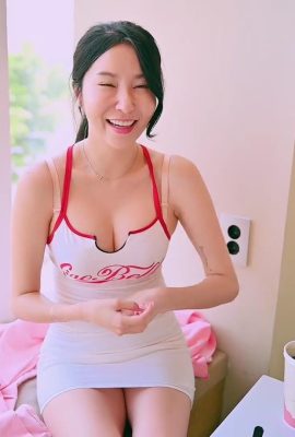 مدل کره ای Jena.sis – مجموعه ویدیویی (نمایش شورت شفاف هنگام صرف غذا در رستوران) (107P)