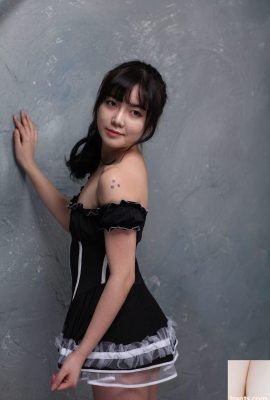 عکس دختر مدل کره ای برهنه شد و پاهایش را باز کرد – (46P)