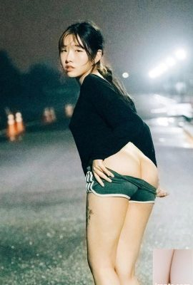 زیبای کره ای SonSon در اواخر شب در خیابان در معرض دید قرار گرفت (36P)