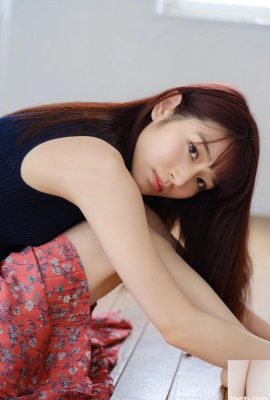 زن زیبا آیاکا کاواکیتا