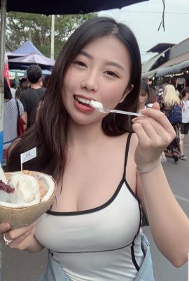 دختر Tiancai عاشق دسرها است، جای تعجب نیست که آنها بسیار شیرین هستند! هوا به قدری گرم بود که «دو توپ بزرگ نان بخارپز» برای ملاقات با مهمانان آنقدر کم داشتم: تقریباً تمام بیرون افتادم!  (15P)