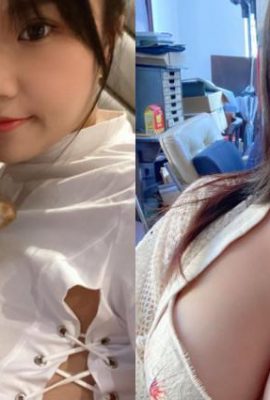 دختر خط دریایی “Angela Bao 7” قسمت بزرگی از کناره لباس خود را آشکار کرده است (10P)