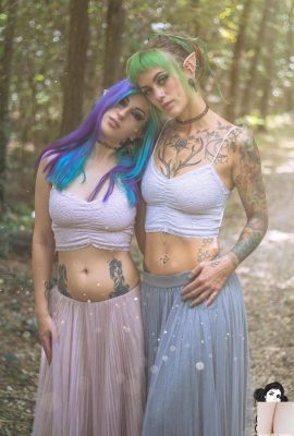 (Suicide Girls) 25 فوریه 2024 – گرینی + تیاشروم – صفحات گمشده یک افسانه (60P)