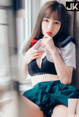 دختر دانشجوی داغ Yingying روی تخت دراز کشیده و سینه های جذاب خود را نشان می دهد و دینگ کوچکش بسیار وسوسه انگیز است (25P)