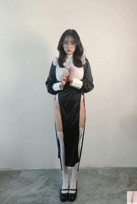 عکاسی Ceason-Costume Nun (57P)
