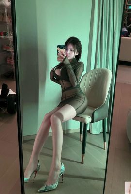 (مجموعه آنلاین) Welfare Girl Running Jingluoer's “Green See-through Outfit” VIP Exclusive Full (35P)