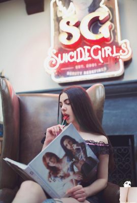 (Suicide Girls) 02 سپتامبر 2023 – Betth – Neon Lolly (49P)