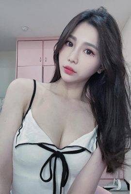 “Zhuzhu” بسیار باریک و باریک و باریک است و هر چه بیشتر به آن نگاه کنید داغ تر می شود (16p)