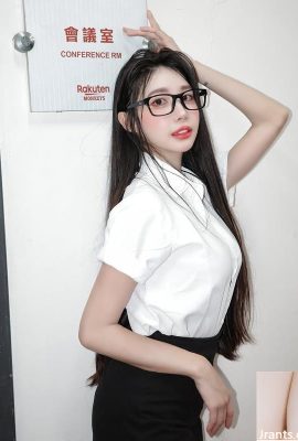 Cheerleading “Yun XI” لبخند آفتابی جذاب دارد (10p)