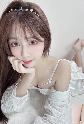 ظاهر شیرین “ELSA” کامل قفسه سینه زیر صورت شیرین (10p)