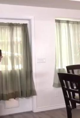 در مقابل پدر و برادر ، دختر توسط یک نیگر (20p) لعنتی شد