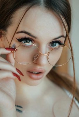 (Suicide Girls) 28 مه 2025 – کتی میلگان – نگاه شگفت انگیز من (59p)