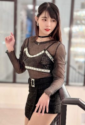 “Lu Xiaoqing” کمر سکسی و چشم سکسی در حال خوردن بستنی (10p)