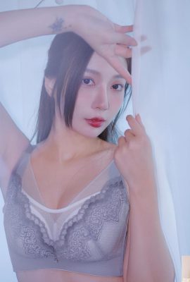 چهره کوچک “Yi Yumichi Tsai” چهره ای بسیار شدید دارد که خیلی دیوانه کننده است (10p)