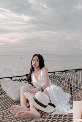 دختر سکسی و ناز “ماه” باعث می شود مردم احساس عصبانیت کنند (10p)