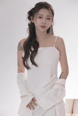 “Lina Xiangning” دور فوقانی آشفته و کمر تنگ خیلی سکسی است (10p)