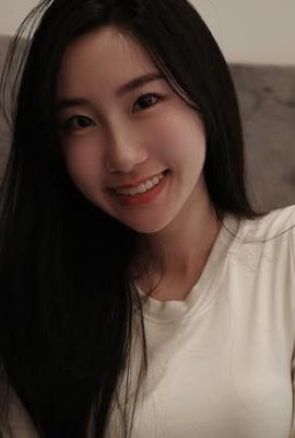 سینه های سفید و زیبا “بنفش و یکنواخت” آنقدر پر هستند که قصد سرریز شدن دارند (10p)