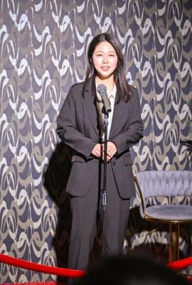 Sumikawa Mika: زندگی یک کمدین زن و چالش اوج گرفتن Sumikawa Mika (20p)