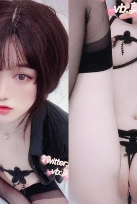 دختر زیبا و حقوقی “وسوسه ابریشم سیاه” برای دیدن بدن صورتی جوان جوان (11p)