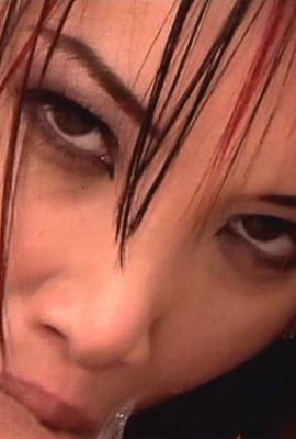 دختر سکسی در جوراب های سیاه باعث می شود که مقعد او به سختی توسط خروس بزرگ یک مرد ماچو نفوذ کند (15p)