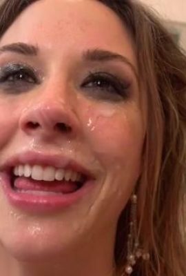 بیدمشک او می تواند 2 خروس را در خود جای دهد ، و هر دو سوراخ همزمان می توان نفوذ کرد (44p)