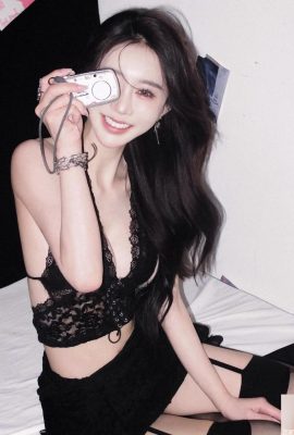 “آکی چن فنفان” هیکل زیبای خود را نشان می دهد و جلو و عقب بسیار داغ است (10P)