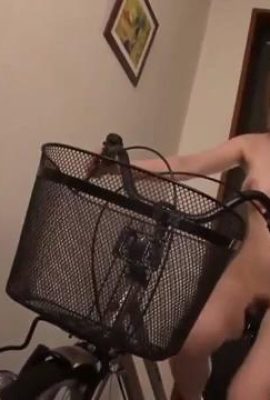 معلم برهنه، اجازه دهید تمام خانواده او را لعنت کنند اگر او می تواند در امتحان خوب عمل کند (49P)