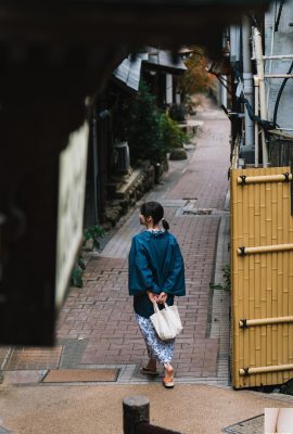 (けんけん) چشمان برقی جذاب پر از وسوسه هستند و در نگاه اول عاشق خواهید شد (38P)