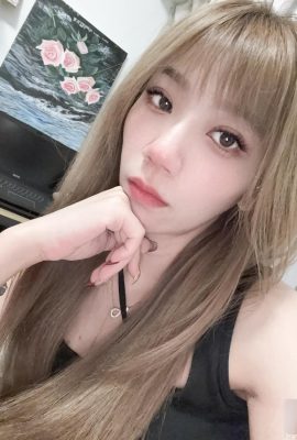 “مومو” جذابیت زیبایی نفیس فوران می کند و او پر از وسوسه است (10P)